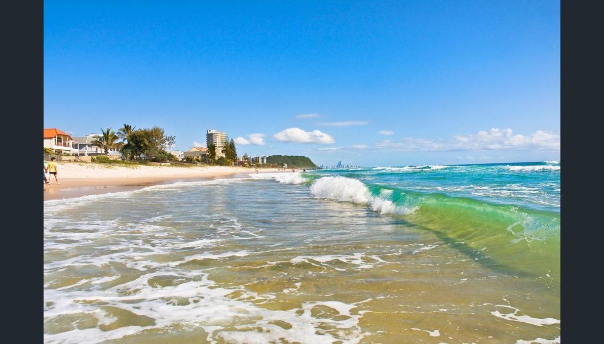 Sunrise On The Beach Gold Coast Extérieur photo